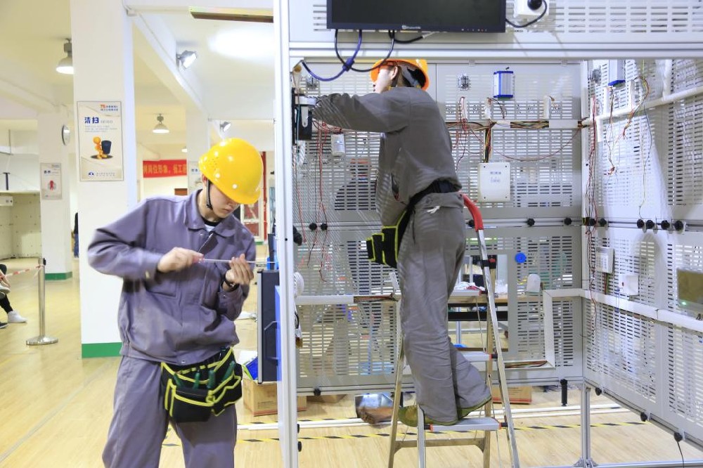 合肥工业学校建筑智能化设备安装与运维专业